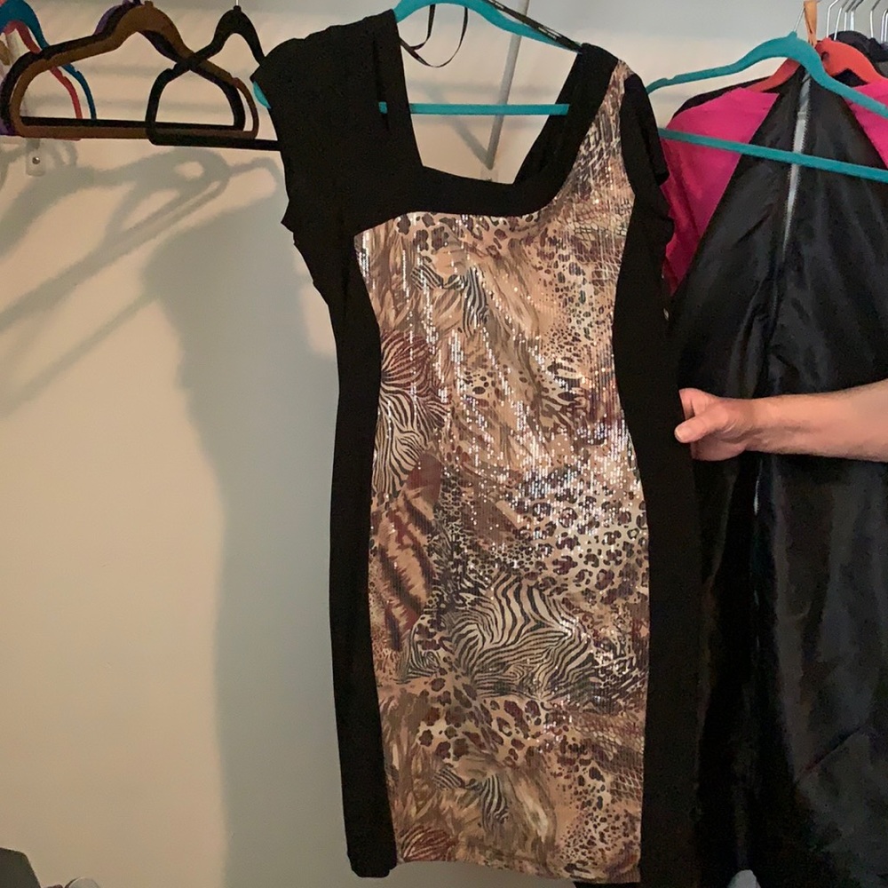 Frank Lyman dress Sz 14, knit with animal print